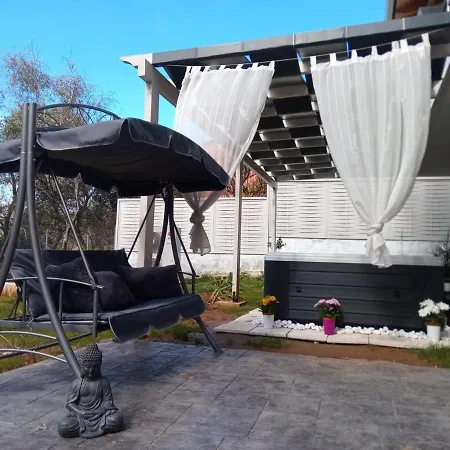 Villa 6 Bed - Sleeps 15 - Pets - Pool - Jacuzzi Mesongí