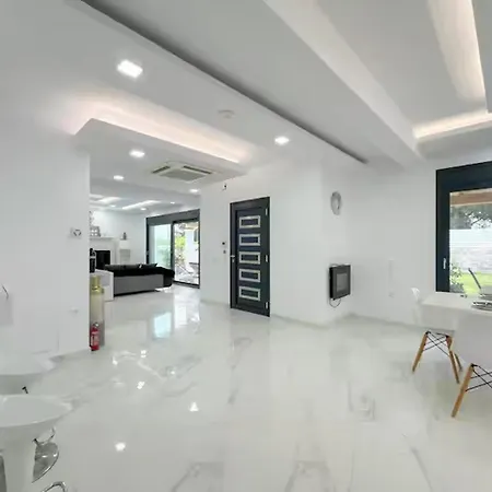 6 Bed - Sleeps 15 - Pets - Pool - Jacuzzi מסונגי