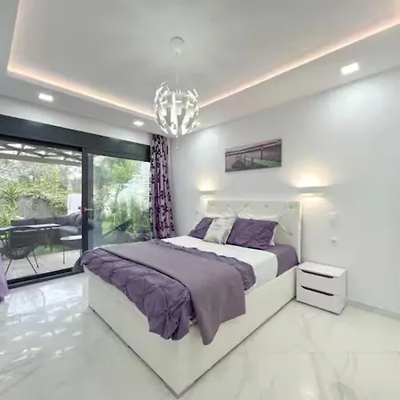6 Bed - Sleeps 15 - Pets - Pool - Jacuzzi