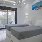 6 Bed - Sleeps 15 - Pets - Pool - Jacuzzi Villa Mesongí