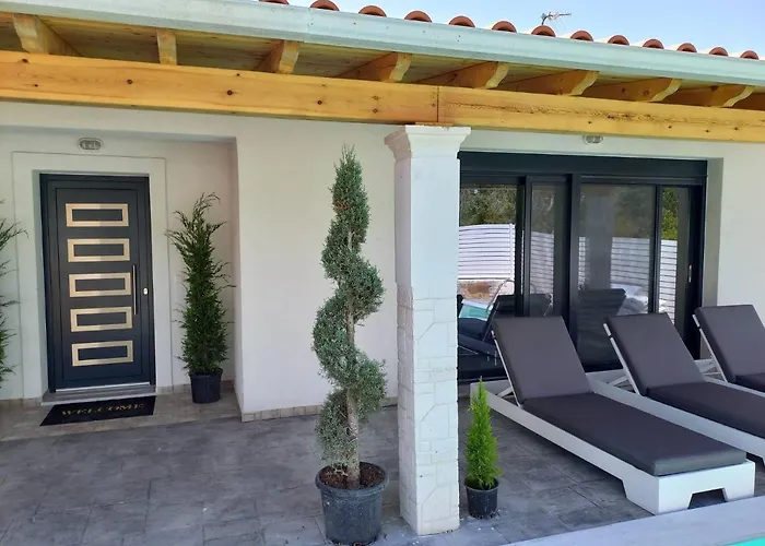 וילה 6 Bed - Sleeps 15 - Pets - Pool - Jacuzzi