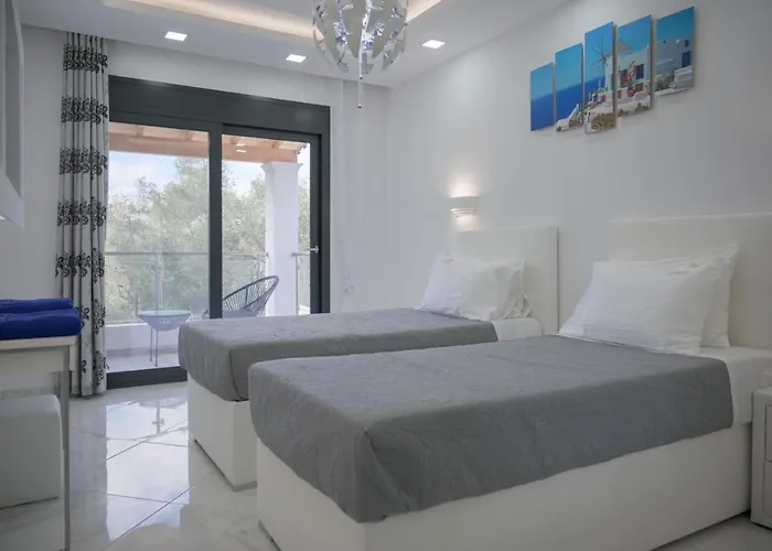 6 Bed - Sleeps 15 - Pets - Pool - Jacuzzi וילה מסונגי