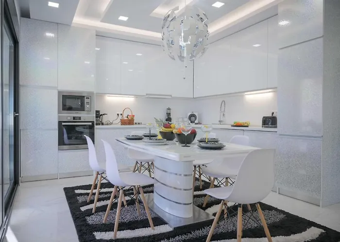 6 Bed - Sleeps 15 - Pets - Pool - Jacuzzi * מסונגי
