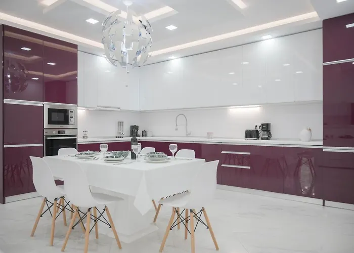 וילה 6 Bed - Sleeps 15 - Pets - Pool - Jacuzzi מסונגי